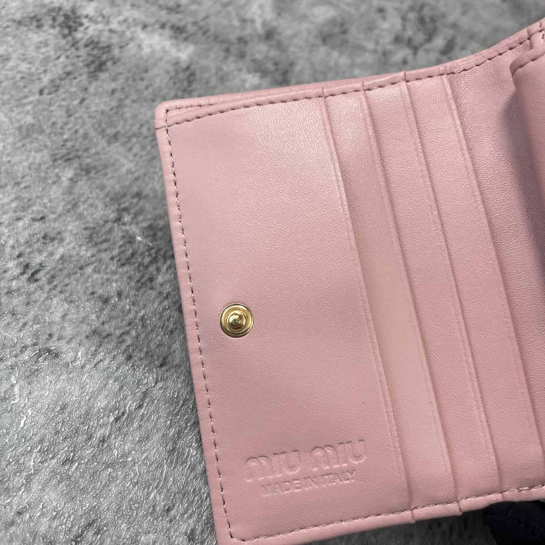 早い者勝ち MIUMIU 折り財布 マテラッセ ピンクベージュ