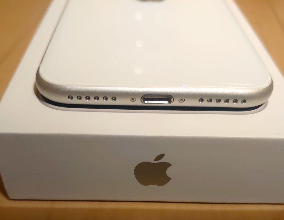iPhone SE 第2世代 (SE2) ホワイト 128 GB docomo