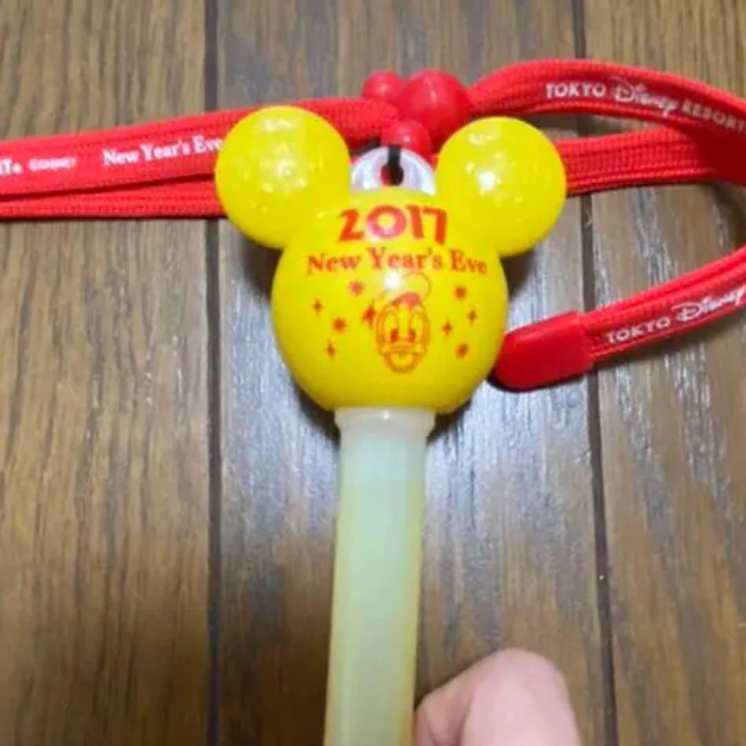 年越しディズニー ペンライト ニューイヤーイブ 17年 ドナルド メルカリ 年越しディズニー ペンライト ニューイヤーイブ 17年 ドナルド メルカリ