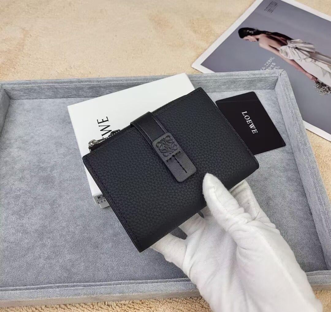 美品★LOEWE? ロエベ 二折り財布