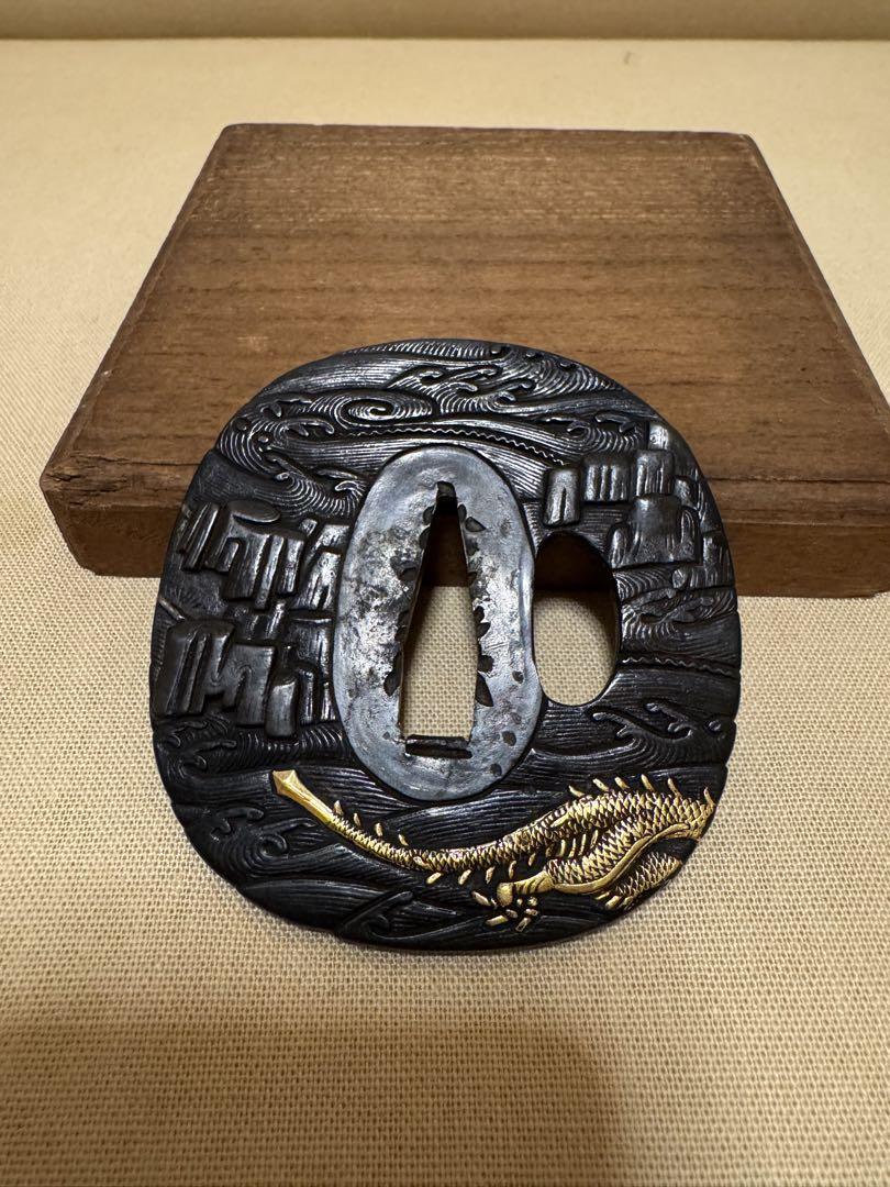 極上逸品 刀装具 鍔 龍 無銘 丸形 輪耳 化粧箱付き