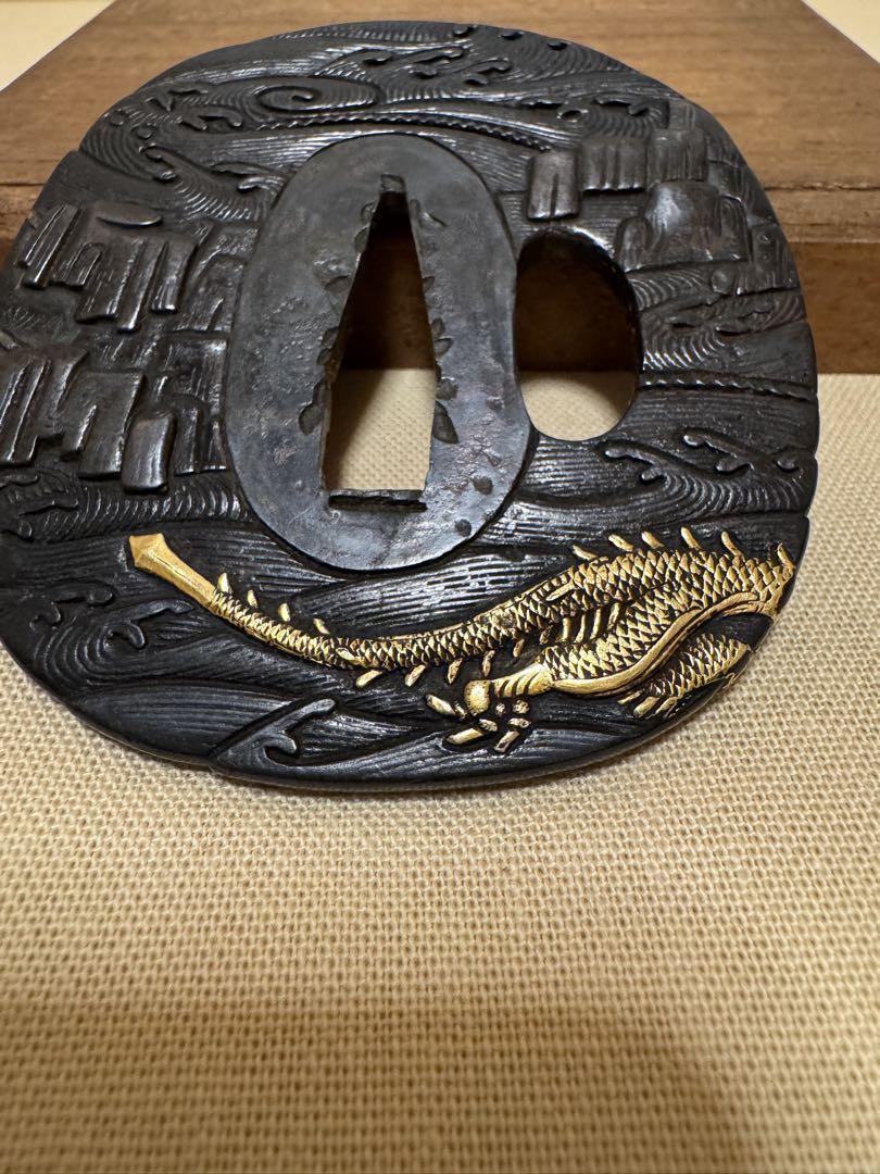 極上逸品 刀装具 鍔 龍 無銘 丸形 輪耳 化粧箱付き