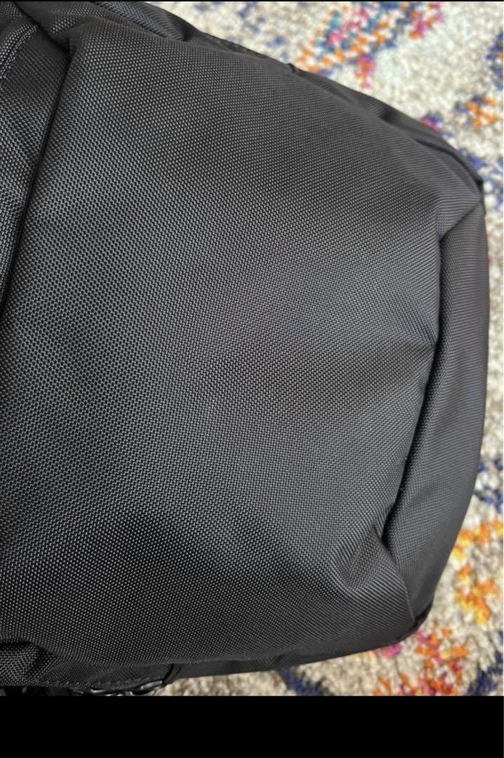 SHOULDER