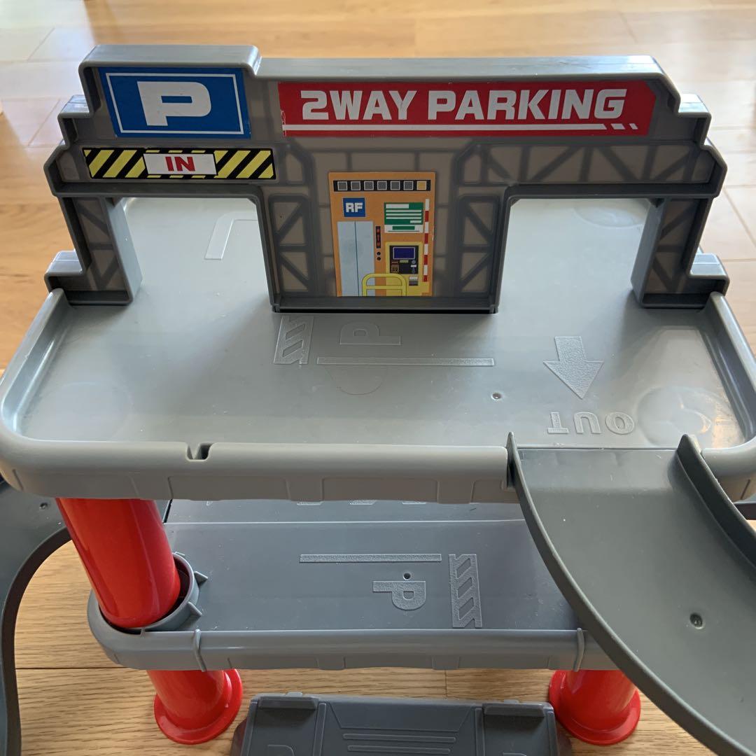 初めてトミカ 駐車場2WAY PARKING ミニカー7台付き