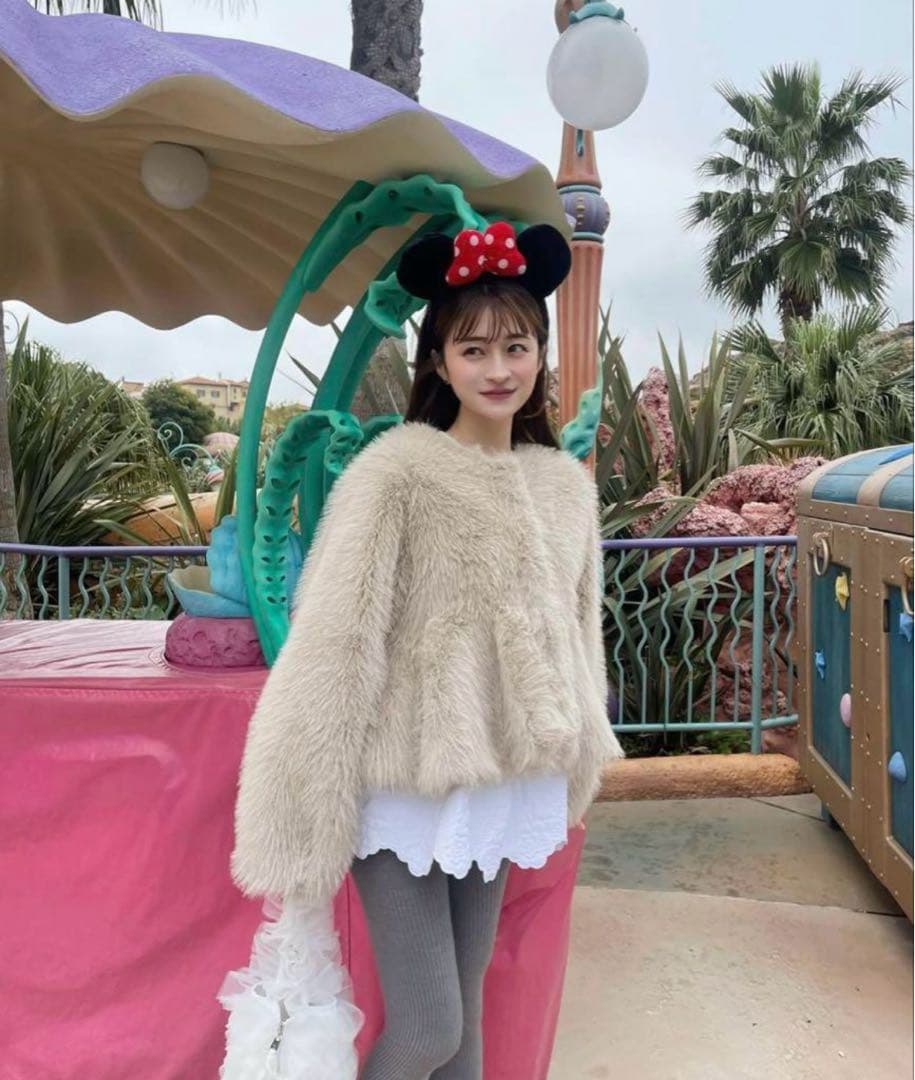 ブランドタグ付き　Bibiy. RAMONA PEPURAMU COAT ファー