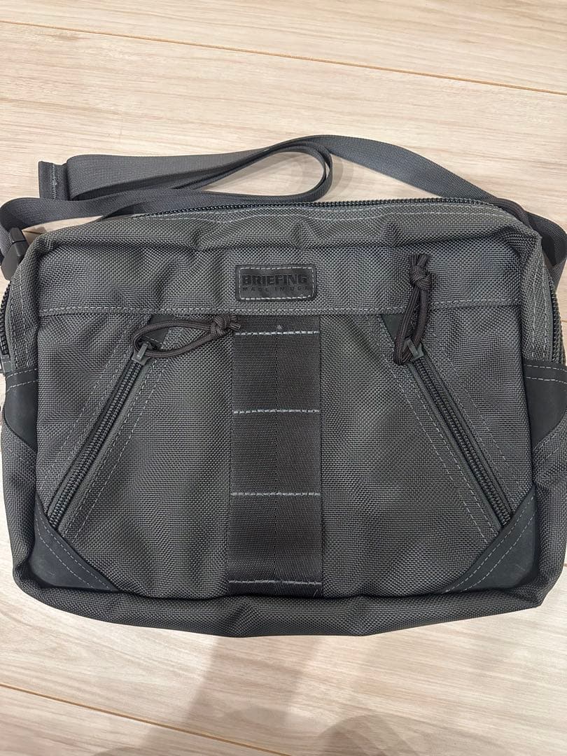 ︎ ︎BRIEFING DELTA SLASHER S STEEL グレー