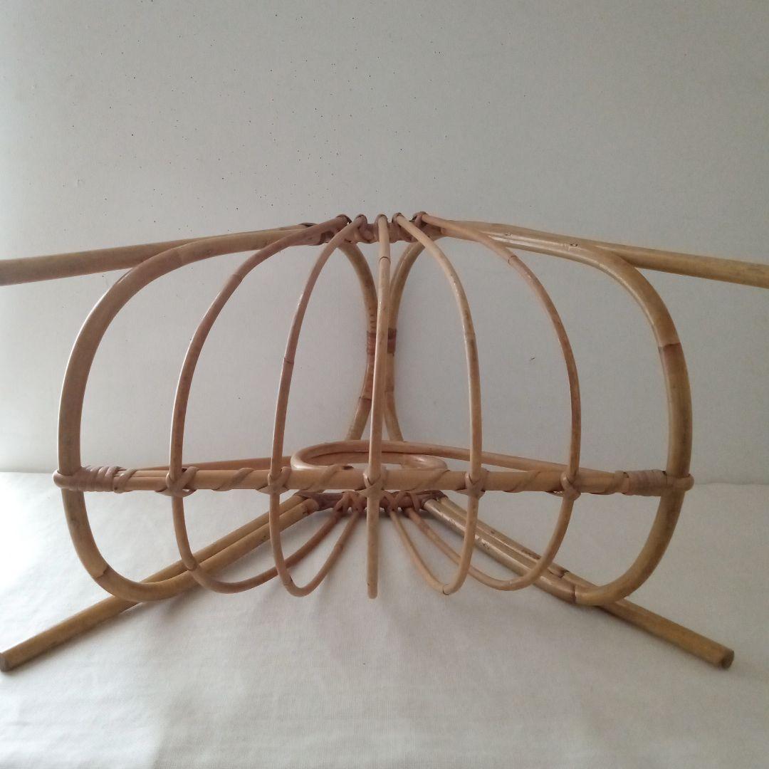 籐のマガジンラック スウェーデン 北欧 ヴィンテージ 籐のマガジンラック スウェーデン 北欧 ヴィンテージ