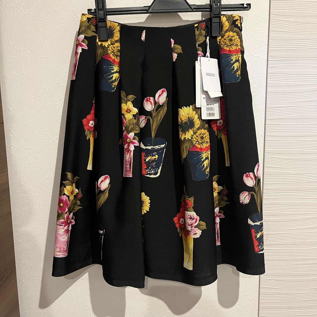 スカート　花柄　黒色