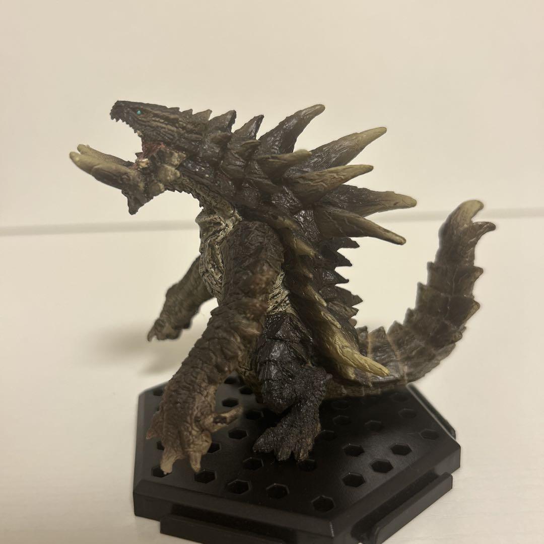 モンハン　フィギュア 3体セット