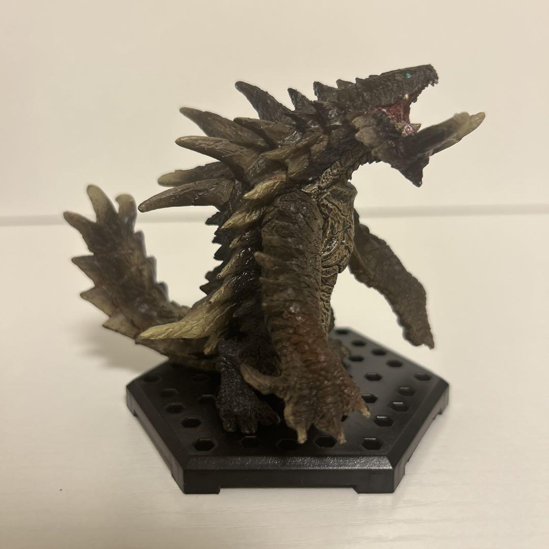 モンハン　フィギュア 3体セット