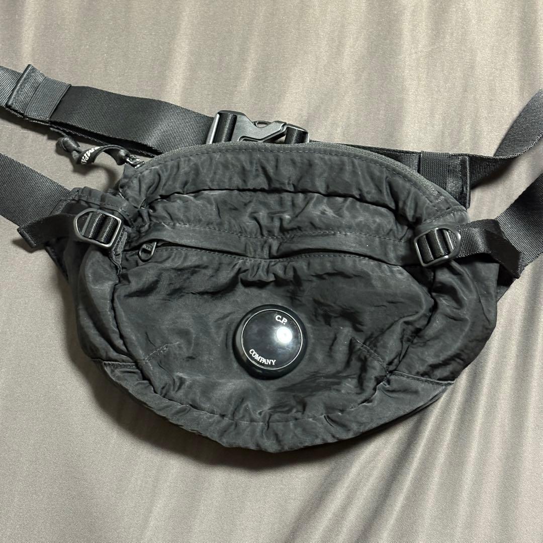C.P. COMPANY NYLON B CROSSBODY PACK ブラック