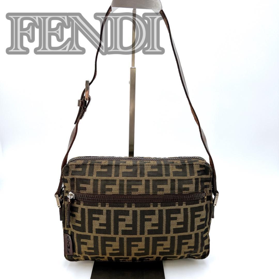 FENDI　フェンディ　ショルダーバッグ　ズッカ柄