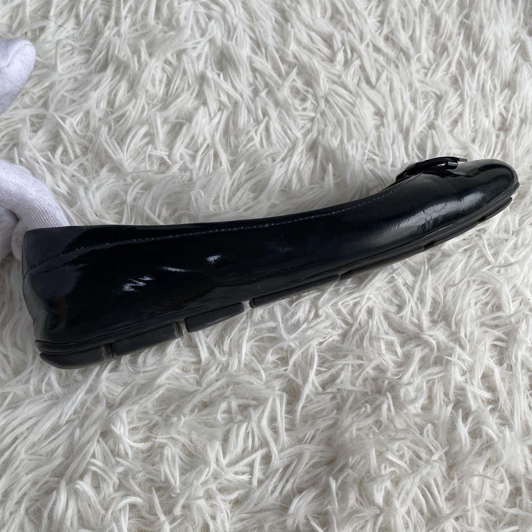 プラダスポーツ　バレエシューズ　フラット　ロゴ入り　エナメル　リボン　24.5