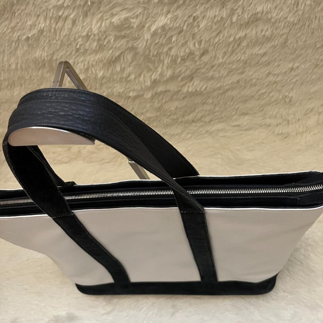 SHIPS別注　polpetta: エンボス トートバッグ　レザー　ホワイト