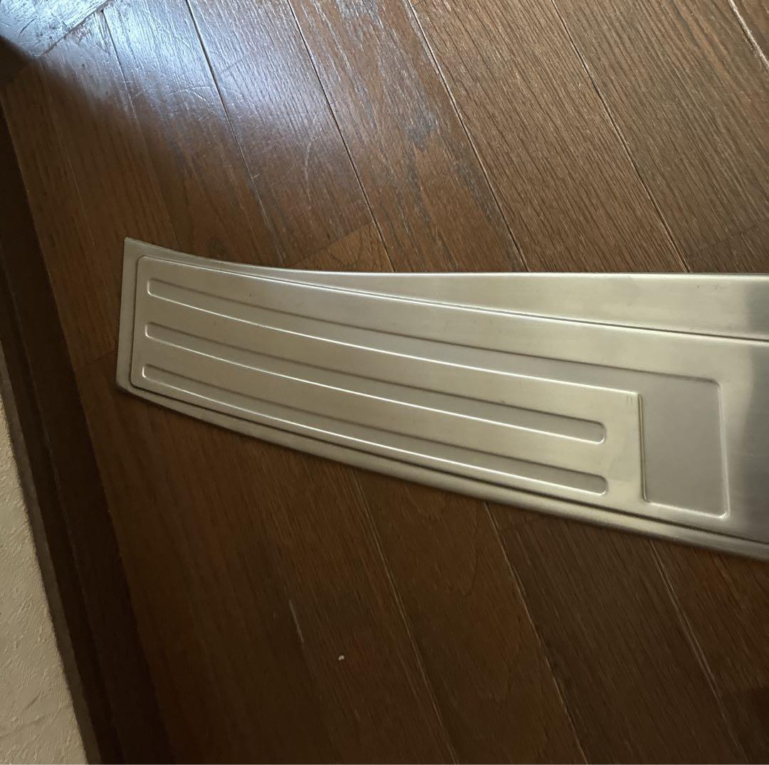 ラウンドクルーザープラド リアバンパーステップガード目立った傷や汚れなし