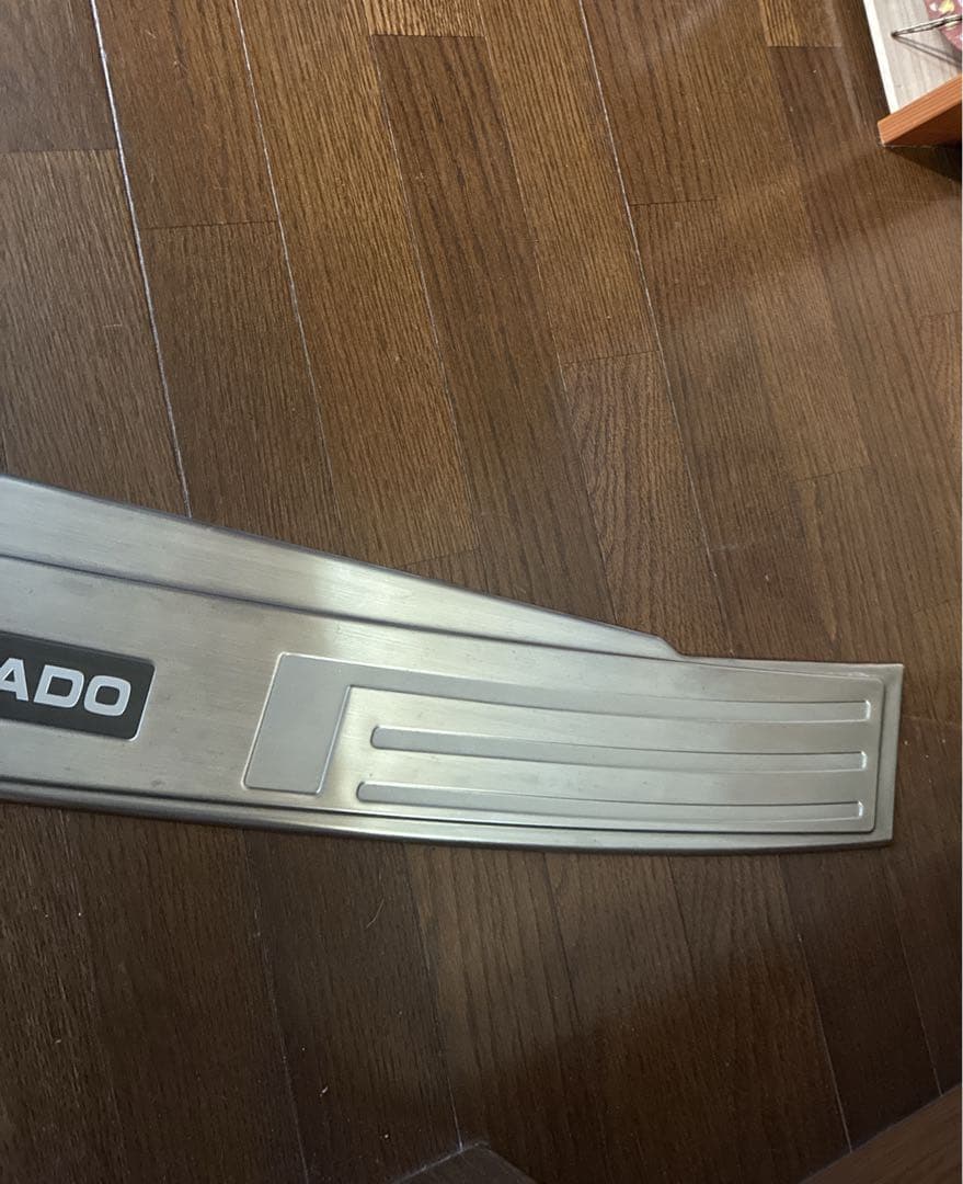 ラウンドクルーザープラド リアバンパーステップガード目立った傷や汚れなし BILLOVLOGS_CO_UK