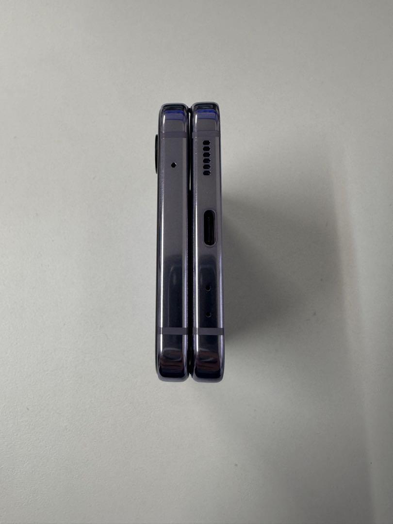 新品未使用近い　Samsung z flip4 SM-F721WSIMフリー