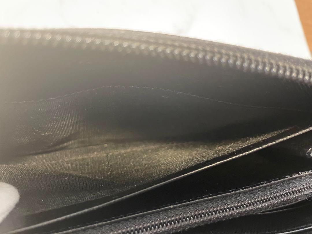 プラダ　長財布　ラウンドジッパー　三角プレート　ナイロン