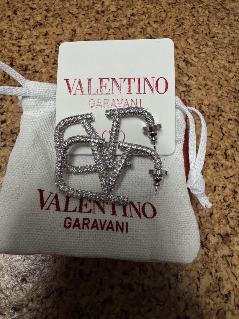 m　VALENTINOロゴシルバーピアス