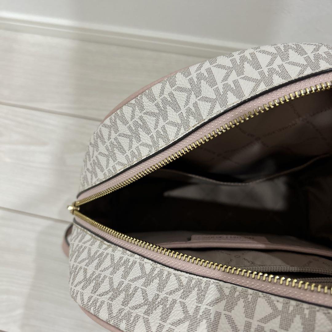 美品　MICHAEL KORS ロゴバックパック