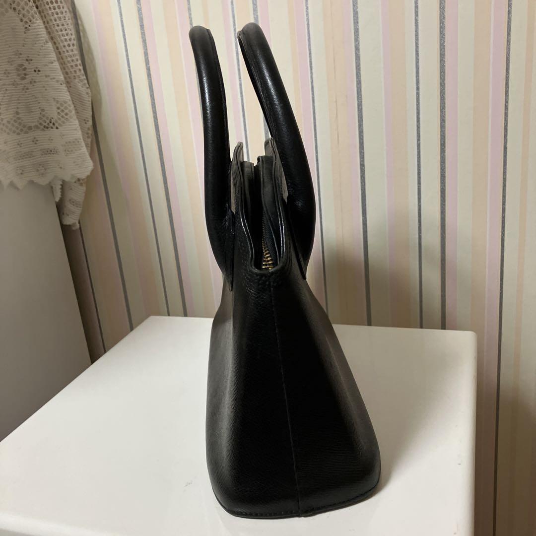 Valentino Garavani ブラックハンドバッグ