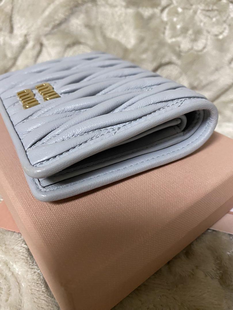 miu miu マトラッセ　ブルーグレー 二つ折り財布　正規品
