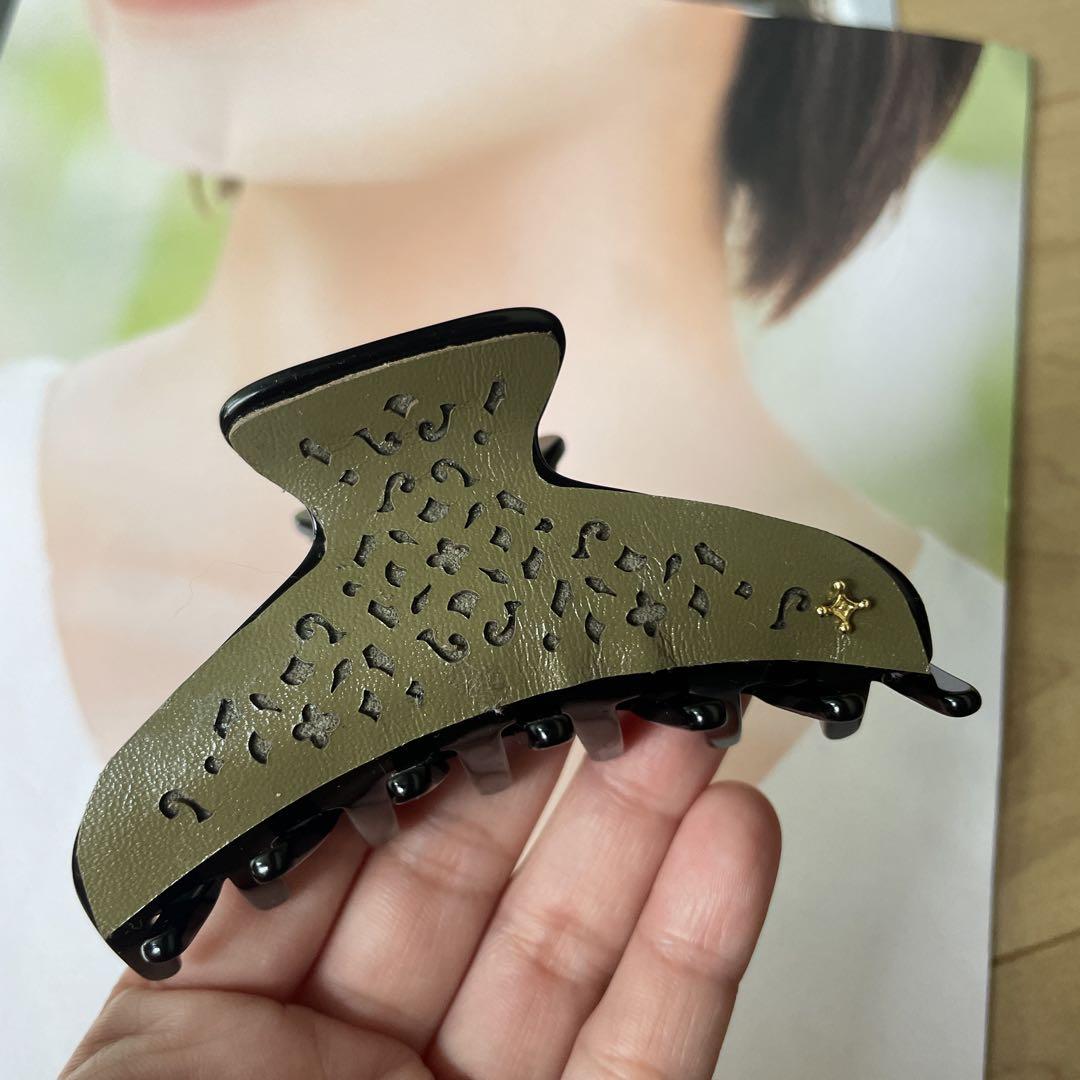miu miu ブラック ヘアピン MIU MIU ロゴ入り ブラックヘアピン
