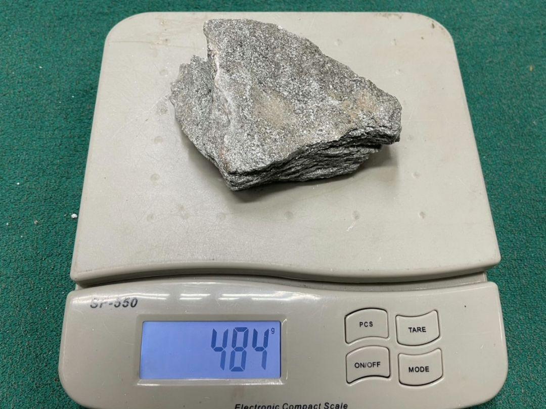 1.648μSv バトガシュタイン鉱石（ラドン鉱石） 484g - メルカリ