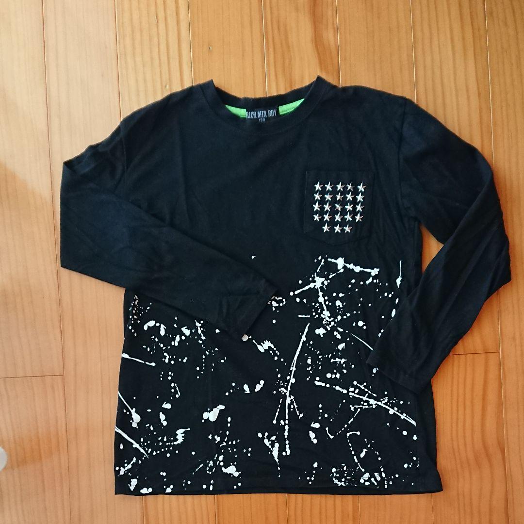 スタッズつきTシャツ トップス