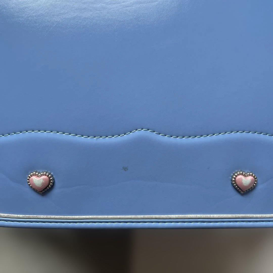 青いランドセル ハート型金具付き