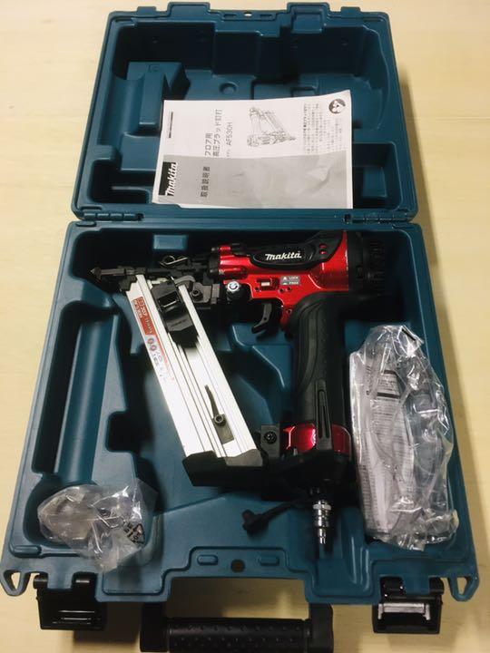 中古美品 高圧ブラッド釘打ち AF530H マキタ エアダスタ付 床はり