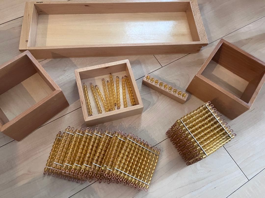 モンテッソーリ 金ビーズ 専用出品】モンテッソーリ教具 色ビーズ 金