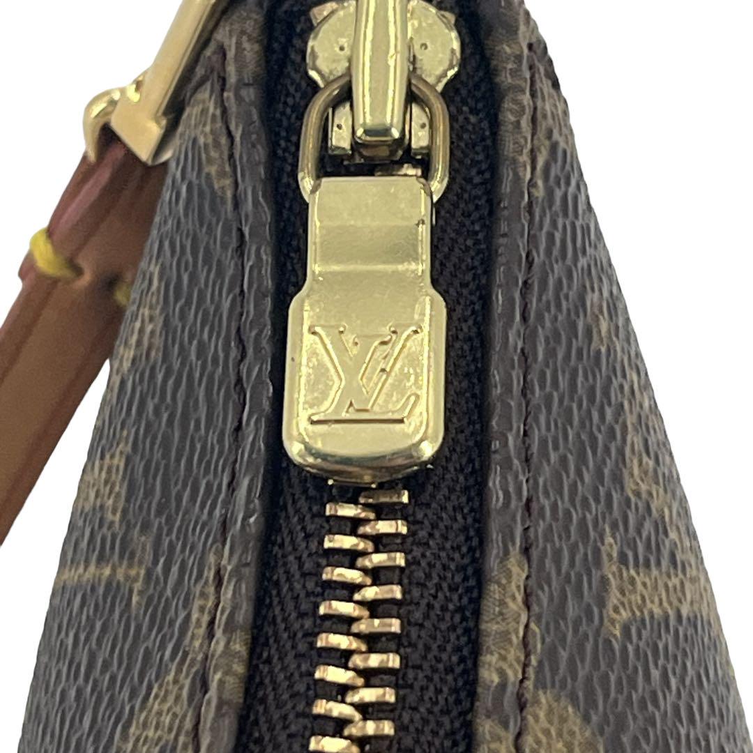 ルイヴィトン　アクセサリーポーチ　モノグラム　アクセソワール　ハンドバッグ　革