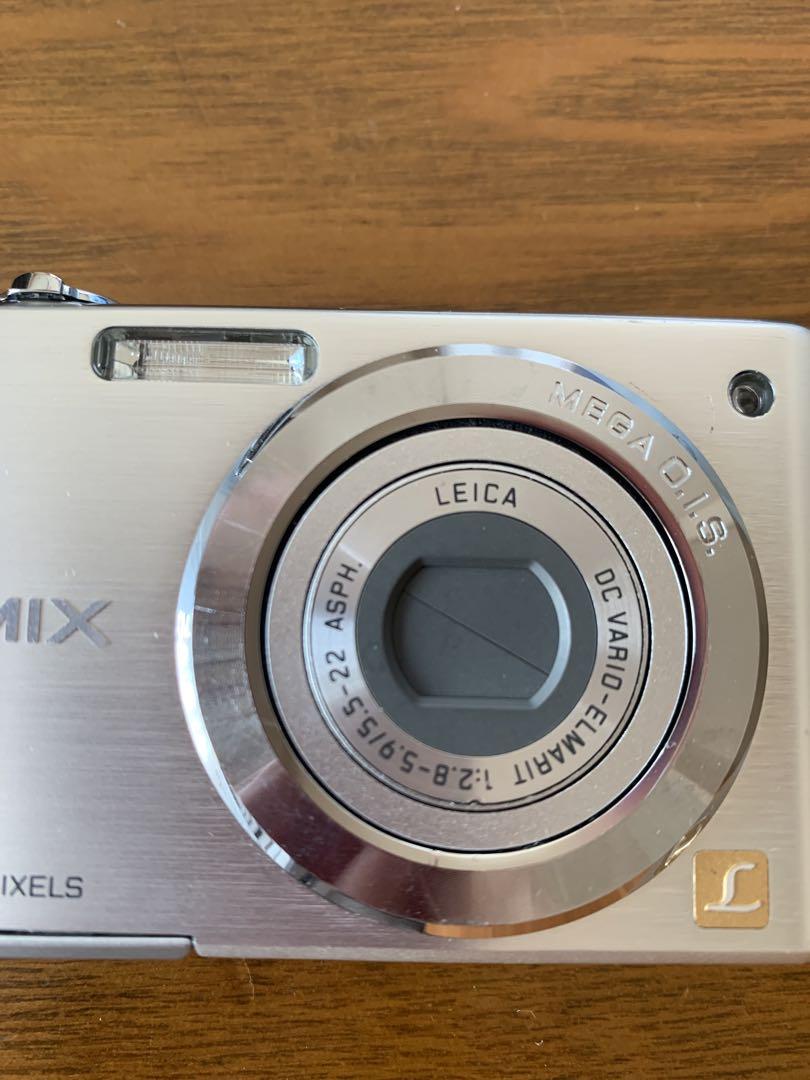 Panasonic LUMIX DMC-FS7 シルバー Amazon.com : Panasonic Lumix DMC-FS7 10MP Digital Camera