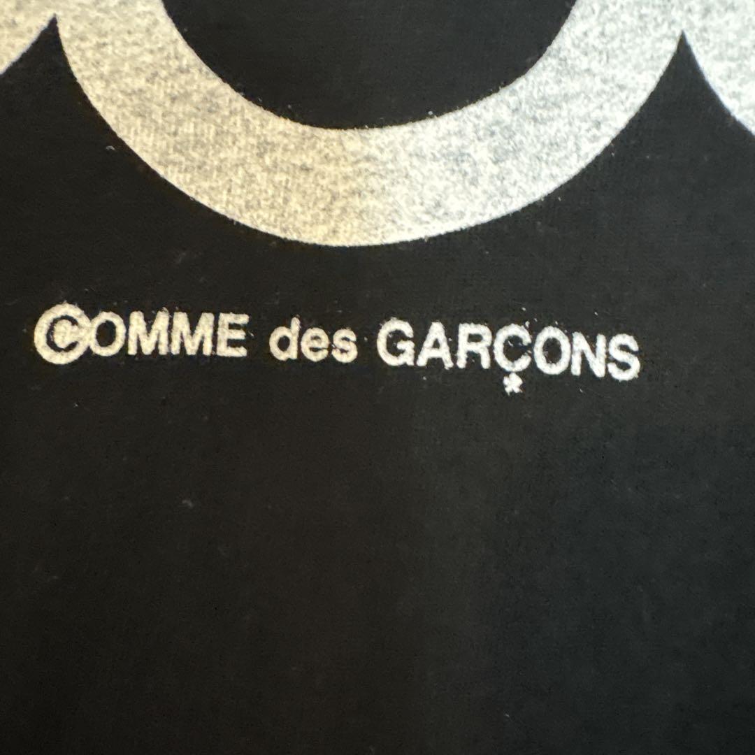 すぐ届く【COMME des GARCONS】青山店限定Tシャツ COMME des GARCONE‼️ブラック‼️Tシャツ‼️青山店限定