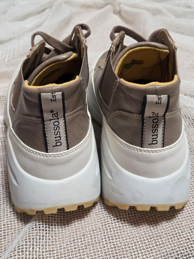 新品 bussola ブソラ ハイカット スニーカー 厚底 新品 bussola ブソラ ハイカット スニーカー 厚底