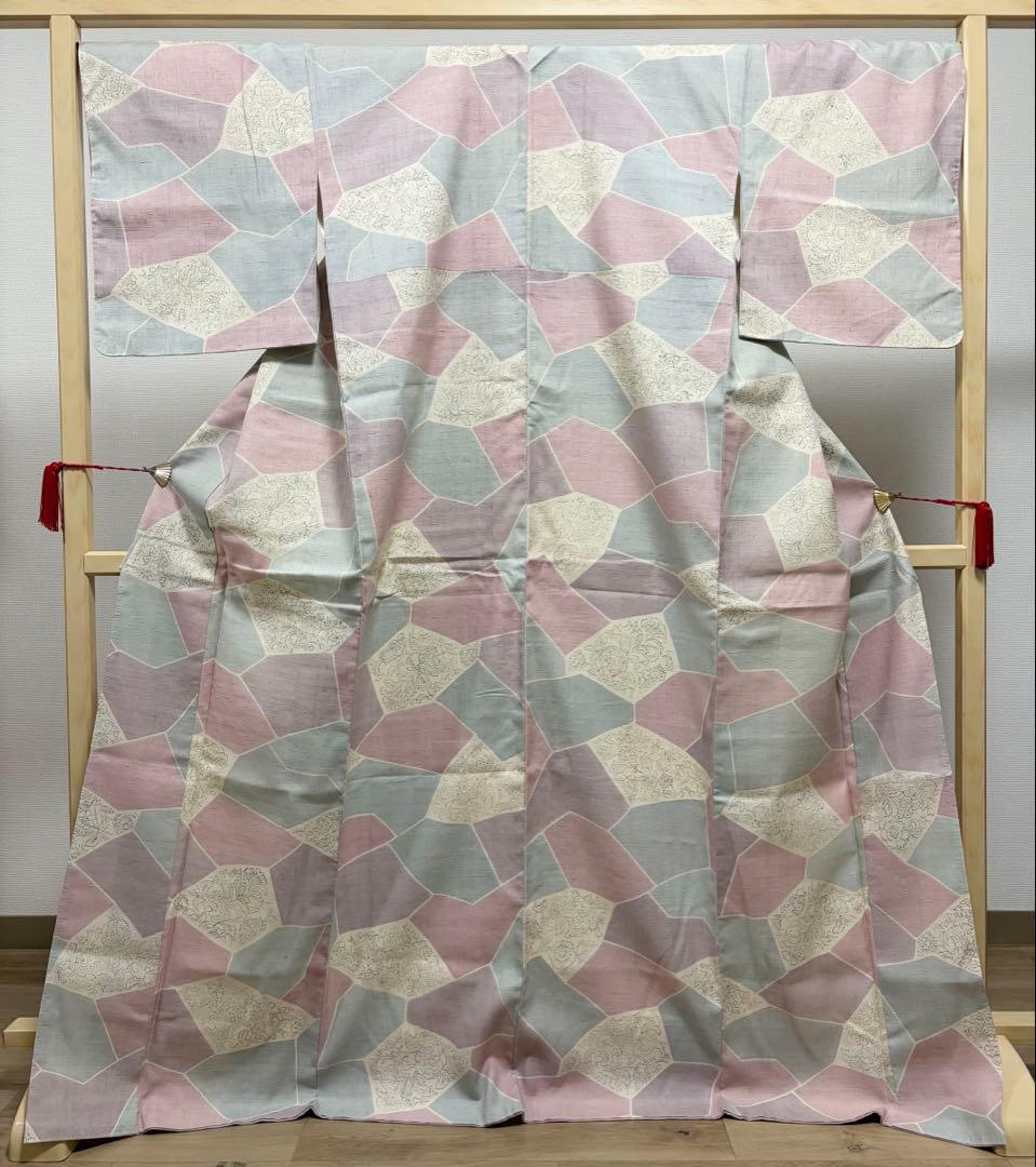 A 結城紬 切嵌 唐草唐花模様 淡色 正絹 袷 小紋 着物 K2本場結城紬