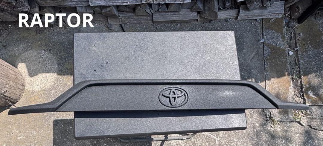 RAV4 リアガーニッシュ　ラプターライナー塗装