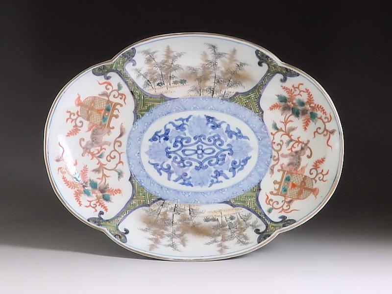 古伊万里　木瓜形　向付　2枚セット 古伊万里 色絵 暈し笹 桐に花籠の図 木瓜型大皿 C352A-APn-半額