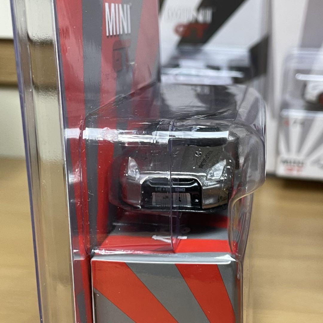 ☆miniGT トイザらス LBWK 35GTR No49☆ トイザらス限定 MINI GT LBWK 49 Nissan GT-R R35