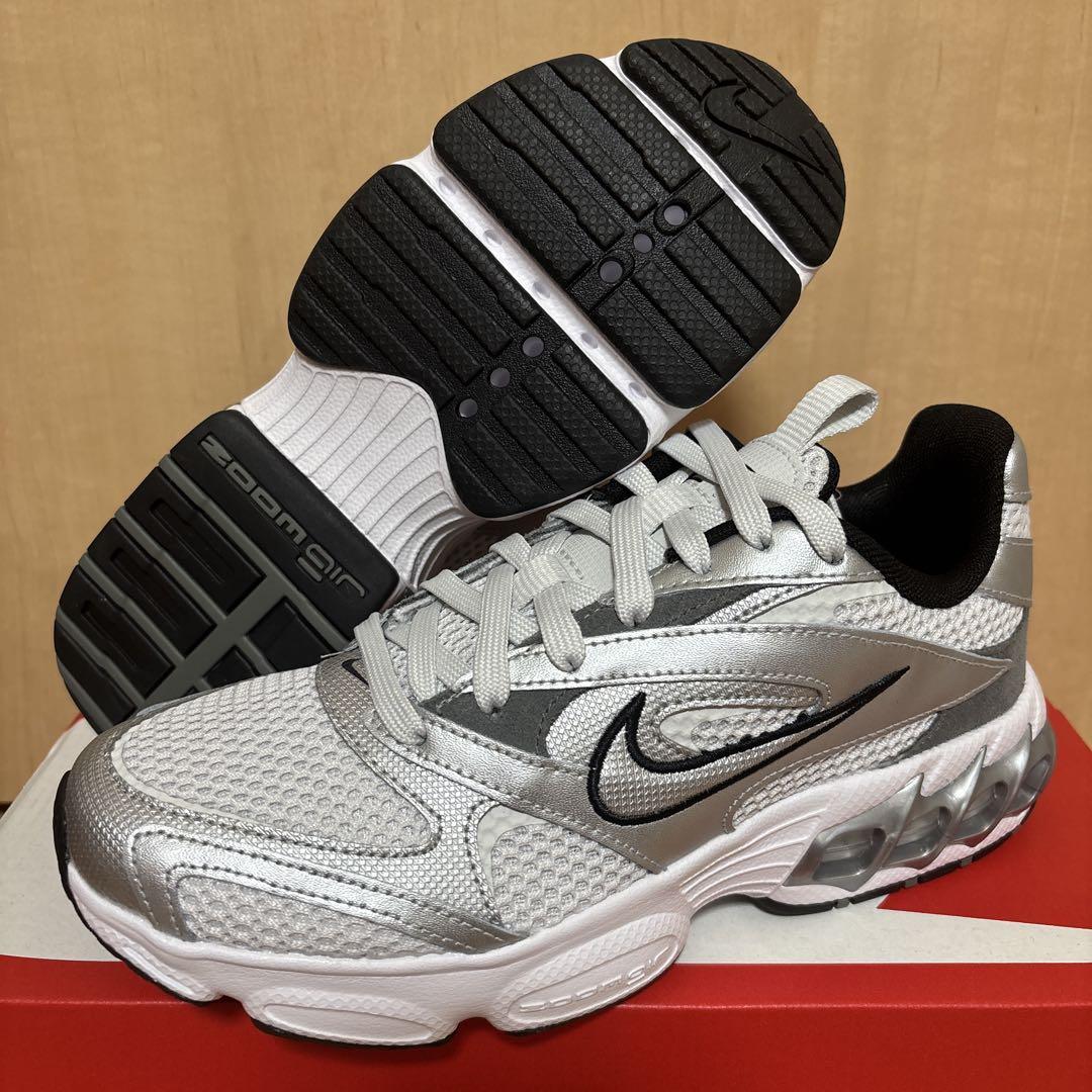NIKE ウィメンズズーム エアファイア シルバー 24cm