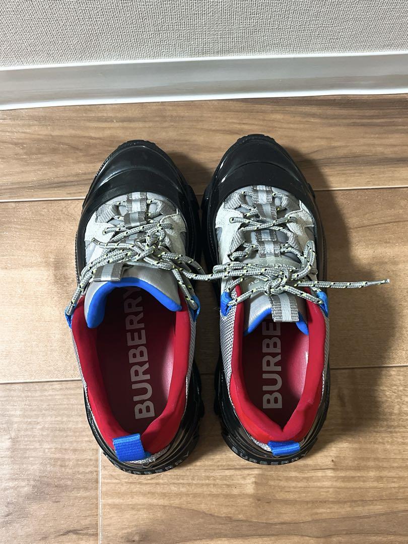SNEAKER