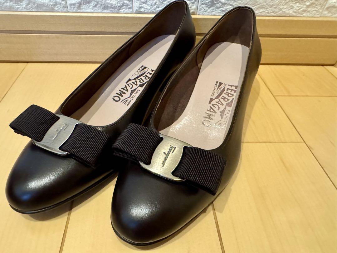 フェラガモ ヴァラ 美品、ダークブラウン、箱・シューズ袋付