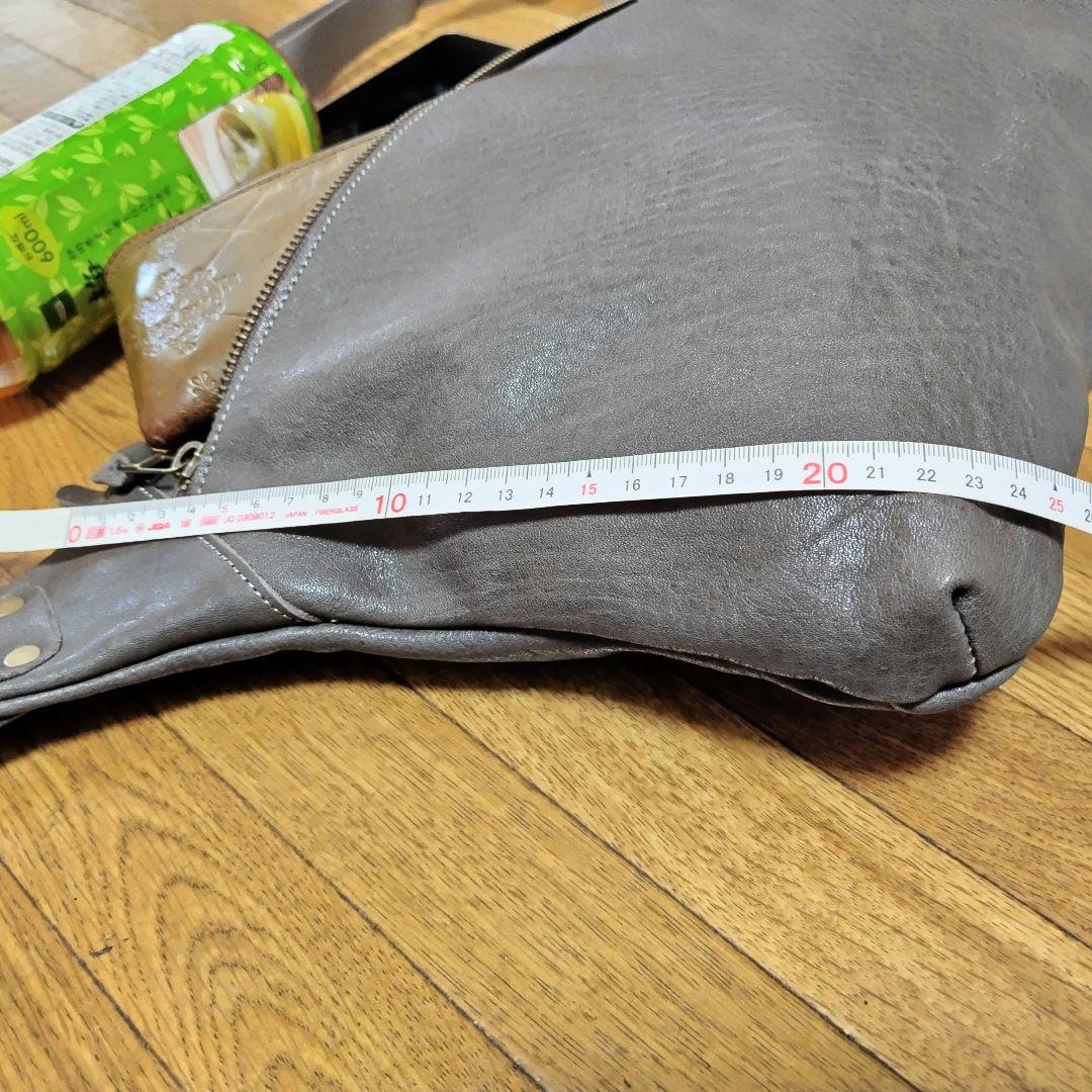 ハンドメイド　本革　ボディバッグ　クリーマー加工　グレー　★新品／未使用品★