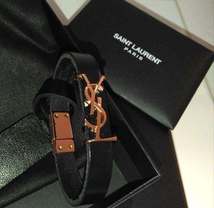 SAINT LAURENT ブラックレザーブレスレット