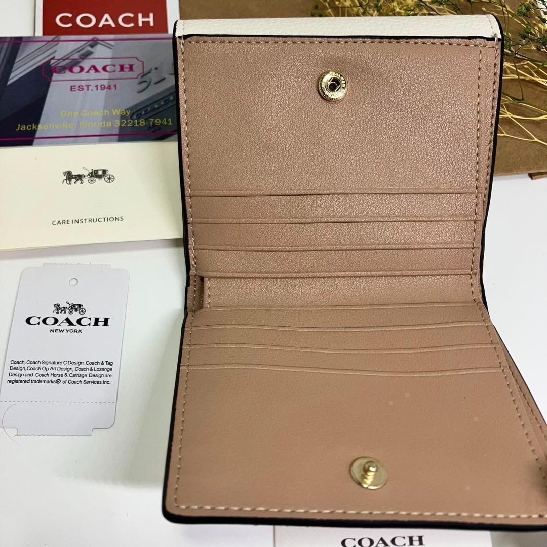 COACH コーチ 折り財布 ホワイト 白色 ドリーミーベジ柄