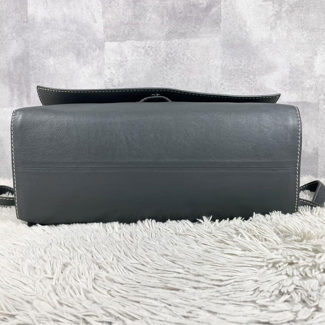海外ファッションブランド通販サイト【公式】 マザーハウス 極美品 レザー フラップ ロゴ型押し レイ リュック バッグ