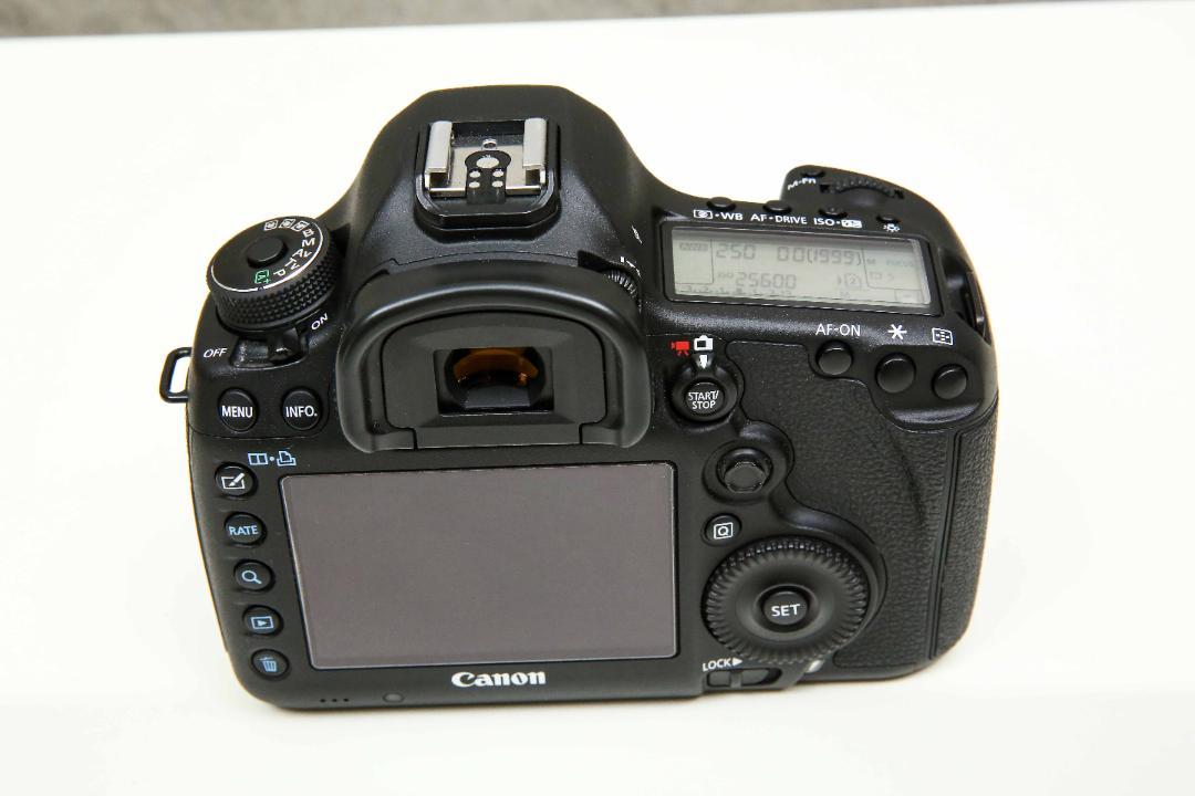 極美品 Canon EOS 5D Mark III デジタル一眼レフ