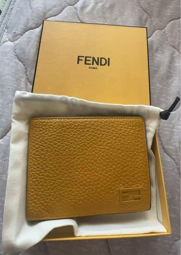 FENDI イエローレザー 二つ折り財布