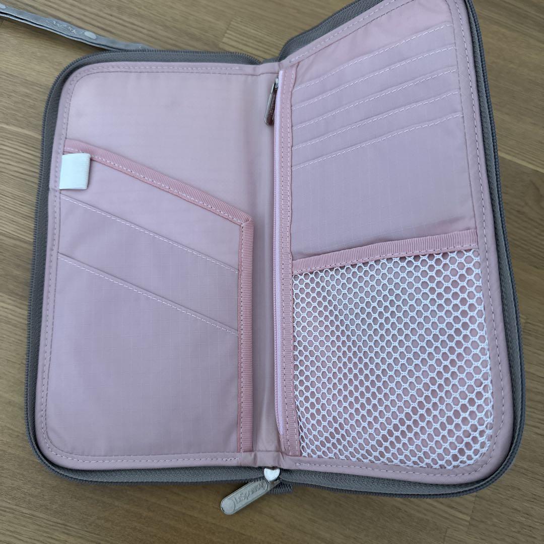 ひとりっぷ×レスポ マルチ パスポートウォレット